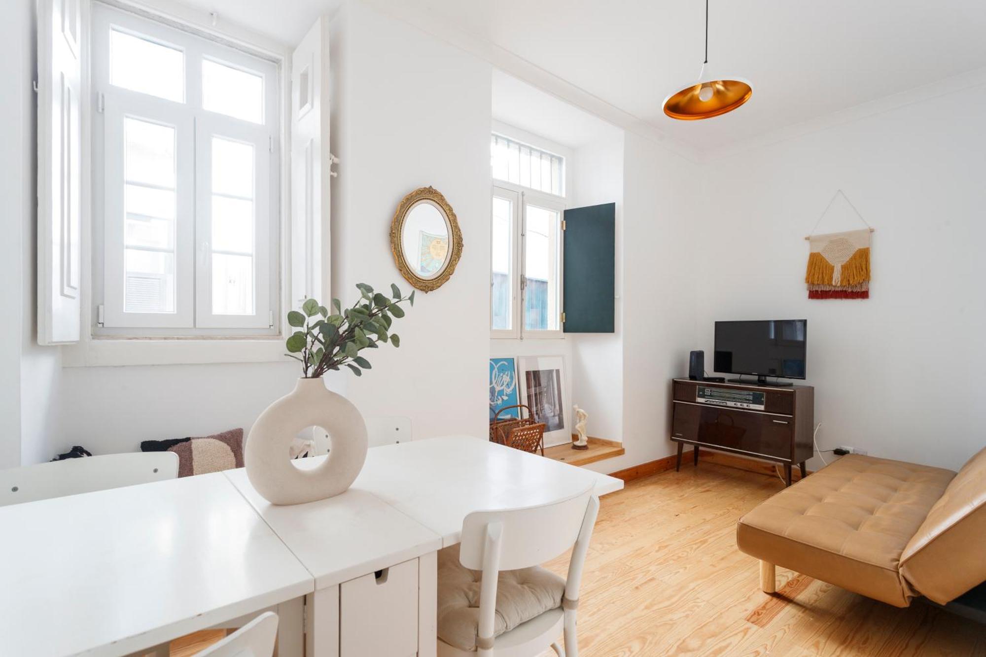 Bica Cozy Apartment Lisbon Exterior photo